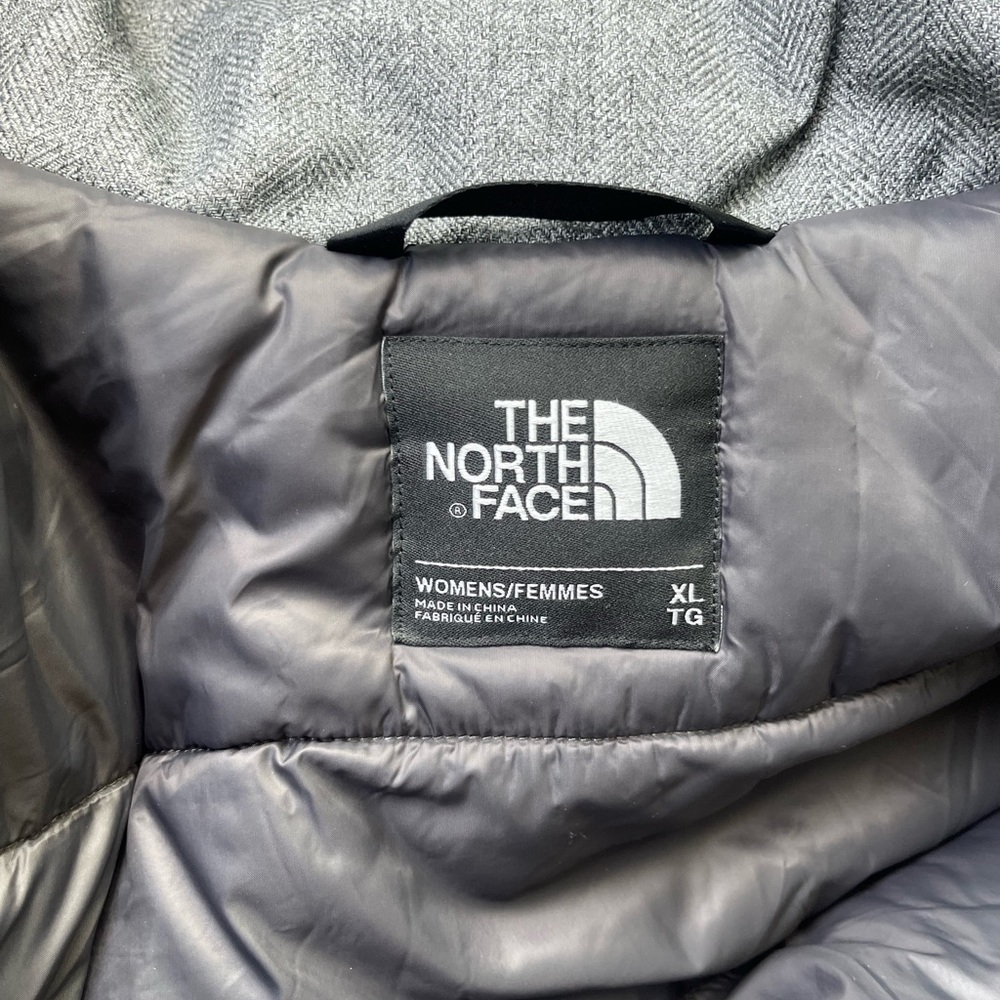Women's North Face winter jacket - Picture 4 of 7